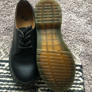 Doc Martens Low Tops